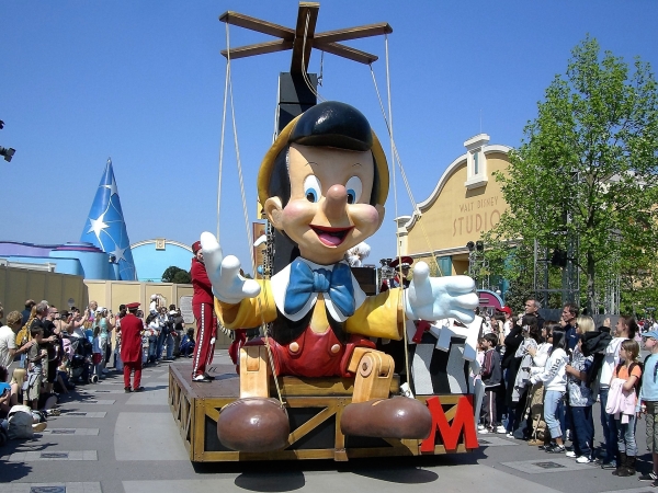 Eurodisney e Parigi VIAGGIO DI GRUPPO Partenze garantite